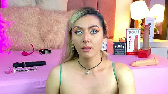 Lunitaa_Diva — SEXY TRANS PRETTY BLOWJOB SHOW