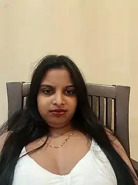Maahhii_2 on StripChat 