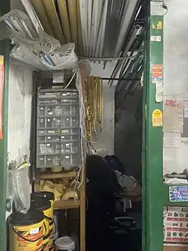 MADAME-ARLETTE — Show boobs a customer at hardware store