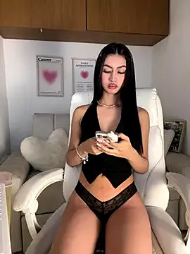 maddy_bronw_ on StripChat