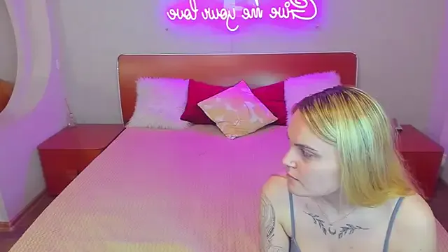 MagicEyess on StripChat