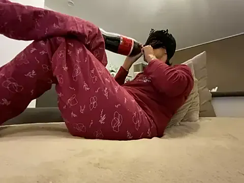 Marilou1983 on StripChat