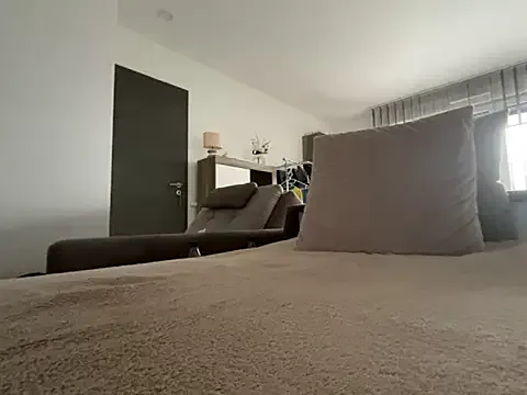 Marilou1983 on StripChat