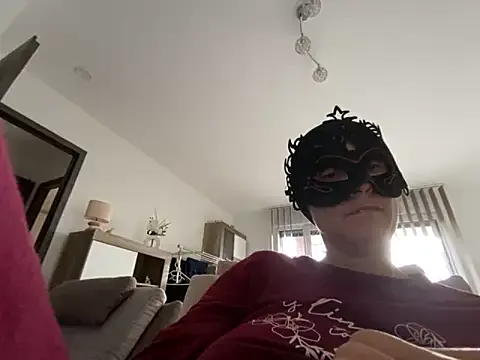 Marilou1983 on StripChat