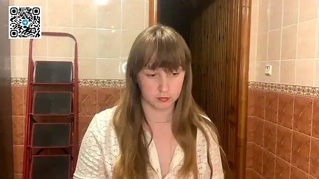 MaroonMoon_ on StripChat