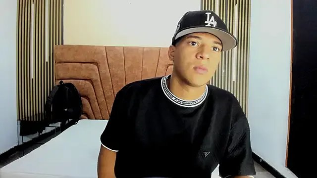 MATHY_ROBERT on StripChat