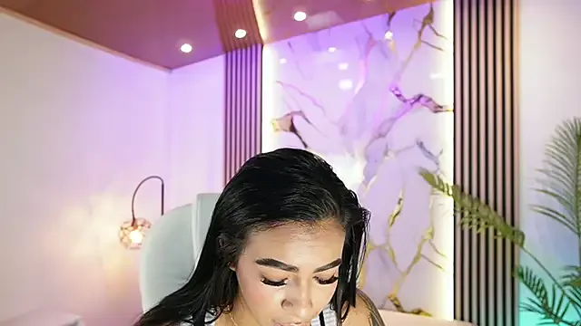 MeganLowell on StripChat