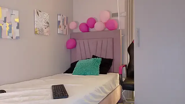 meli_peach1 on StripChat