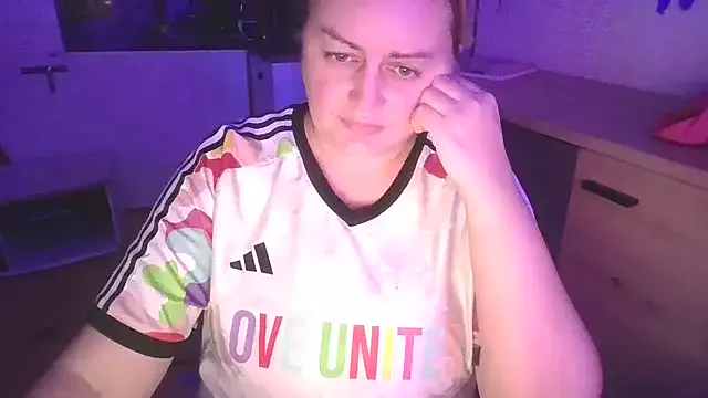 Meliss_Official9 on StripChat