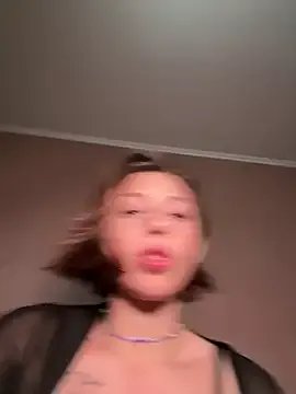 MiaaLoveeee on StripChat