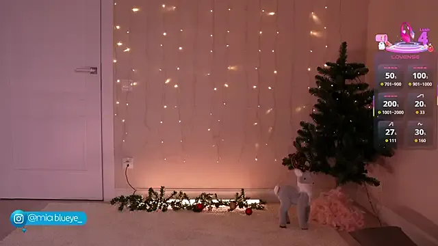 Miablueye on StripChat