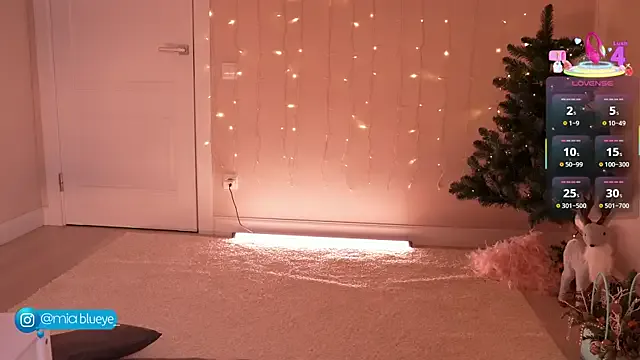 Miablueye on StripChat