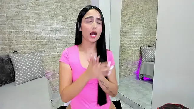 mialiore on StripChat