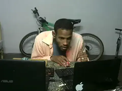 michel_sc on StripChat