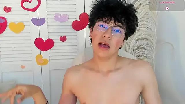 miilo_wolf on StripChat 