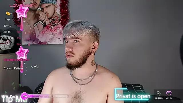 mikienn on StripChat 