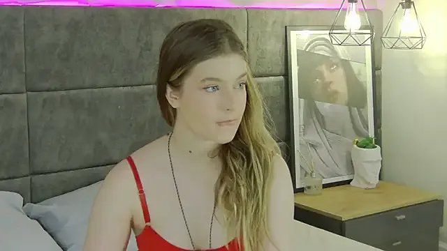 Mila_Hart — doggy pose and slaps ass