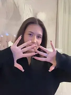 milaleoneli on StripChat