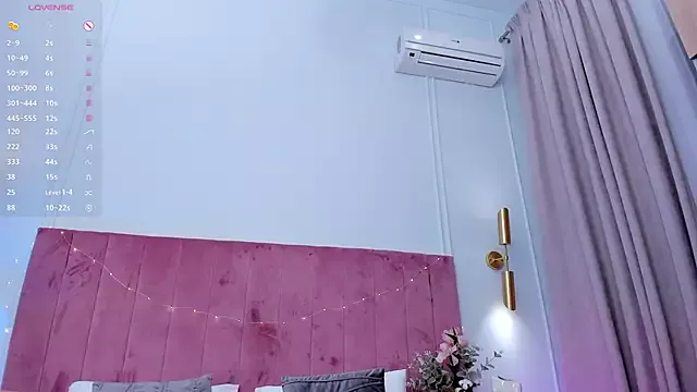 MilaVoxx on StripChat