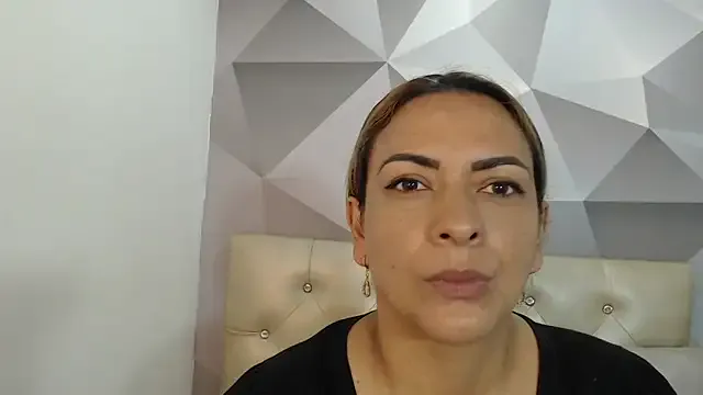 Milf-Prettyboobs on StripChat