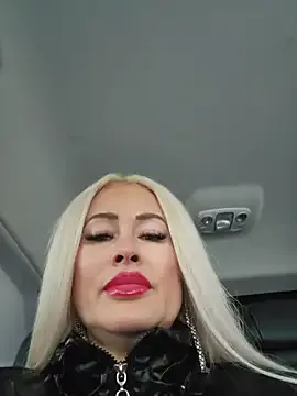 MILFBARBY on StripChat