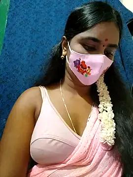 mini-queen on StripChat 