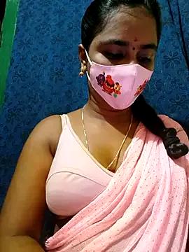 mini-queen on StripChat 