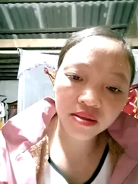 Minkine022 on StripChat