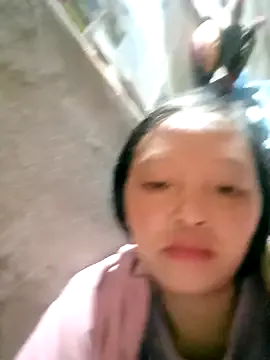 Minkine022 on StripChat