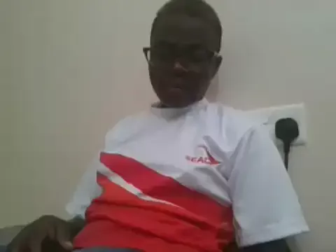 Naivegirrl on StripChat