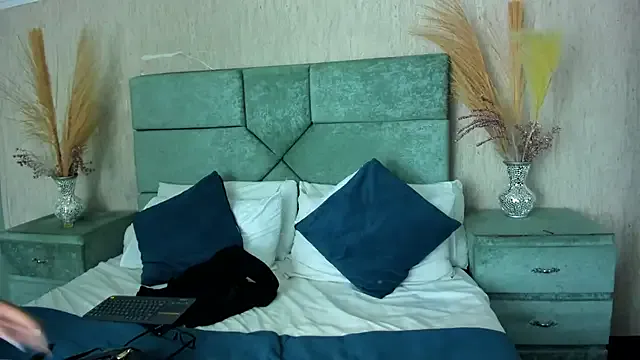 NaomySakura on StripChat