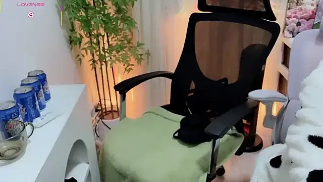 NEWONETO on StripChat