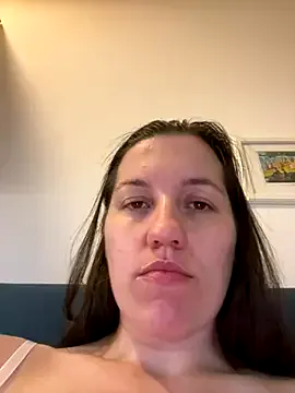 Nicole-Ray on StripChat