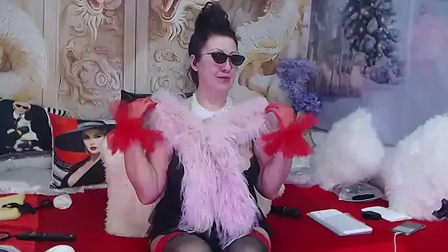 NightOrhideya on StripChat