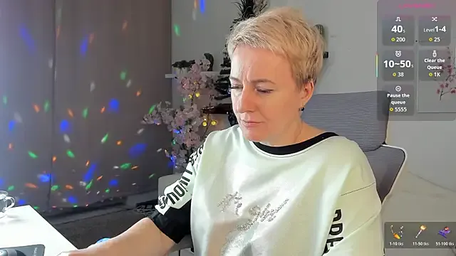 Nika_Smit on StripChat