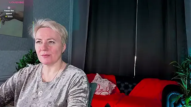 Nika_Smit on StripChat