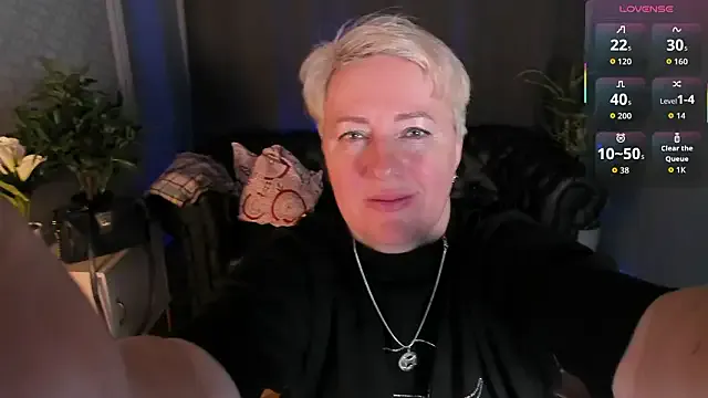 Nika_Smit on StripChat