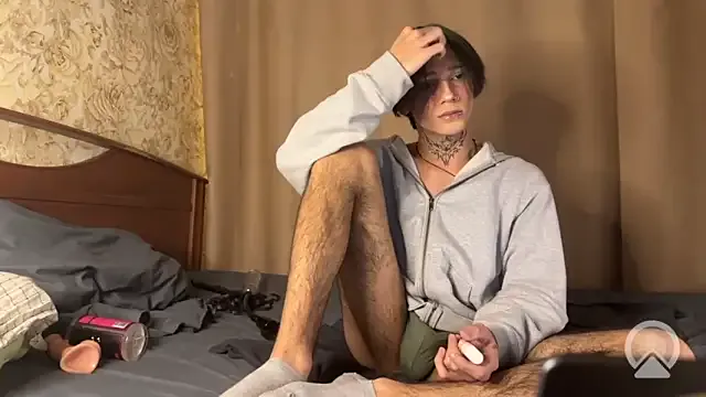 NikGive on StripChat