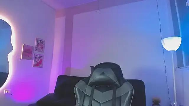 Nikkita_Dragon on StripChat 