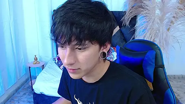 nikoo_18 — Touch Ass