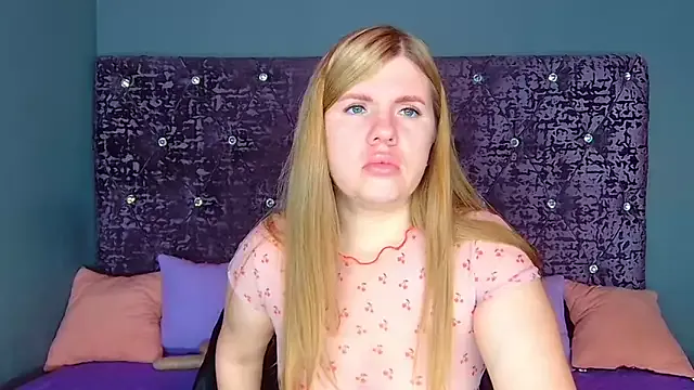 NoraBigAss on StripChat