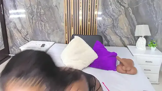Nyakimgold on StripChat