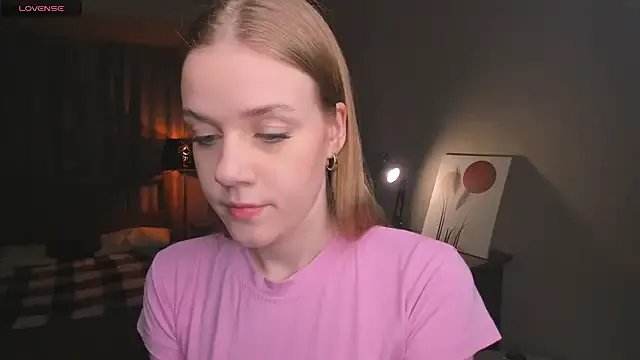 OdellaFrake on StripChat