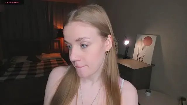 OdellaFrake on StripChat