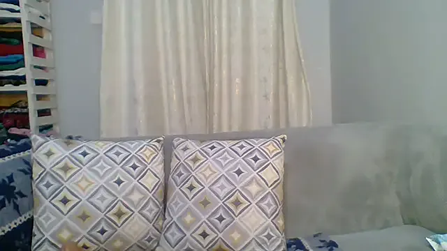 Petite_254 — ASS CLAPPING