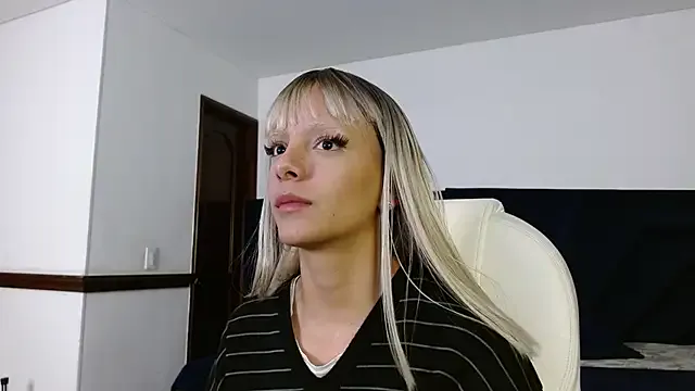 peyton_golden1 on StripChat