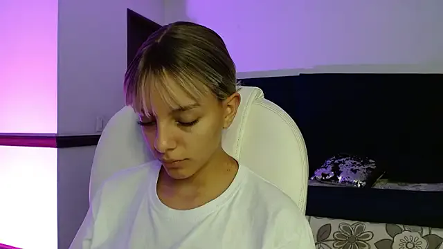 peyton_golden1 on StripChat