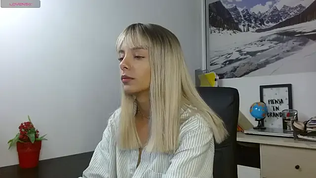 peyton_golden1 on StripChat