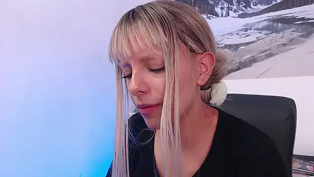 peyton_golden1 on StripChat