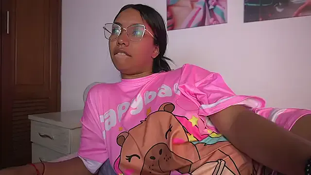 pocahotass_11 on StripChat